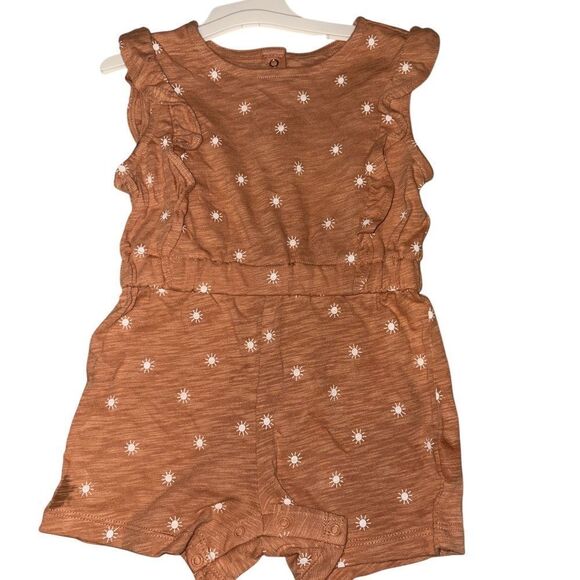Nwt 12m cute girls neutral romper with mini suns all over it - Picture 1 of 2